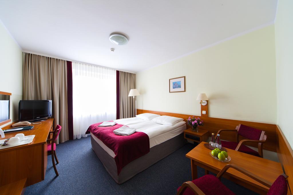 Hotel Ior بوزنان المظهر الخارجي الصورة